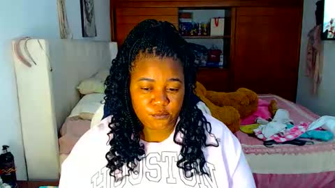 Snapshot of suggarbaby1 chatting on April 21, 5:25 am Cami Back in 2 hours online show from April 21, 5:25 am