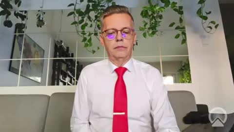 Snapshot of suit_elegant chatting on July 12, 6:21 pm Suit tie horny online show from July 12, 6:21 pm