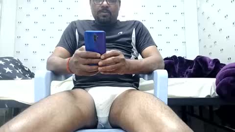 Snapshot of suitfetish72 chatting on March 1, 7:38 pm suitfetish72 online show from March 1, 7:38 pm