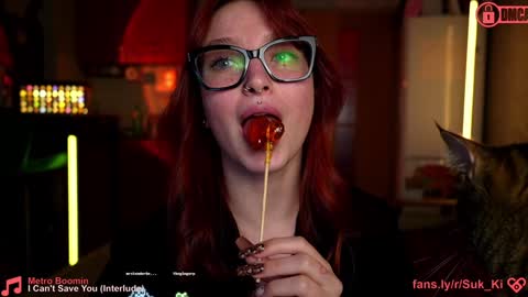 Snapshot of suk_ki chatting on December 20, 10:43 pm Lika ginger Jessy blond online show from December 20, 10:43 pm