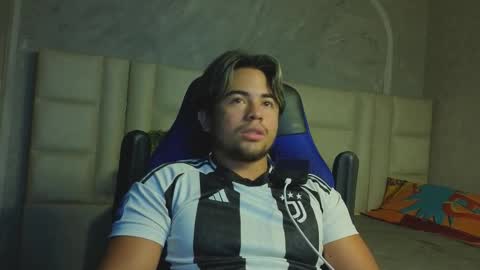 Snapshot of sukuna_hara chatting on February 1, 1:26 am sukuna_hara online show from February 1, 1:26 am