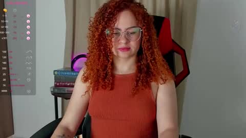 Snapshot of sultrysecrets_ chatting on November 2, 12:18 pm Ann online show from November 2, 12:18 pm