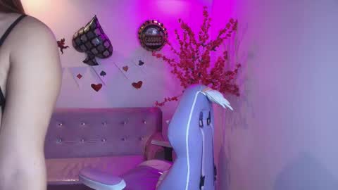 summer_miller online show from February 25, 11:31 am