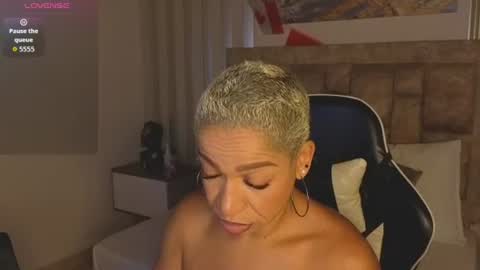 Snapshot of summer_night_ chatting on June 24, 11:53 am Summer online show from June 24, 11:53 am