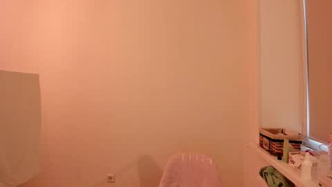 Summer Preston online show from February 22, 8:18 am