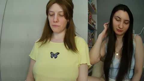 Snapshot of summerbluesky chatting on May 5, 4:04 pm summerbluesky online show from May 5, 4:04 pm