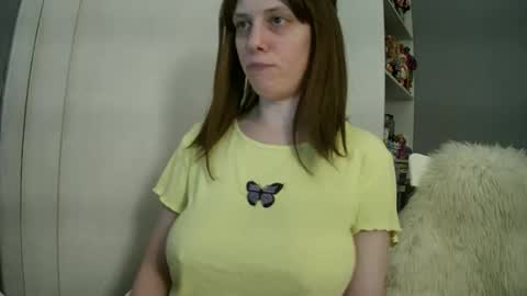 Snapshot of summerbluesky chatting on June 1, 3:36 pm summerbluesky online show from June 1, 3:36 pm