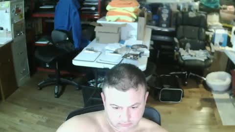 Snapshot of summerfun35 chatting on December 16, 5:06 am cincyguy online show from December 16, 5:06 am