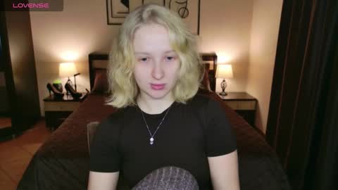 summerjem online show from December 2, 4:18 am