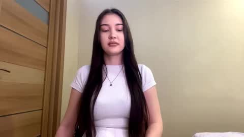 Snapshot of summersandmann chatting on November 7, 1:44 pm Emily online show from November 7, 1:44 pm