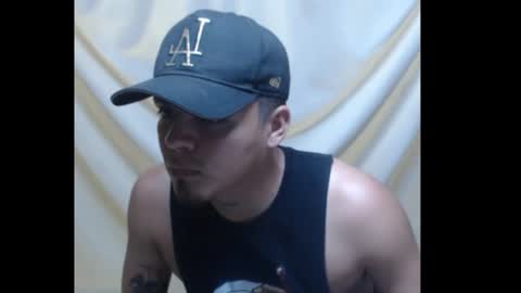 Snapshot of sun_and_shadow chatting on August 2, 5:17 am sun_and_shadow online show from August 2, 5:17 am