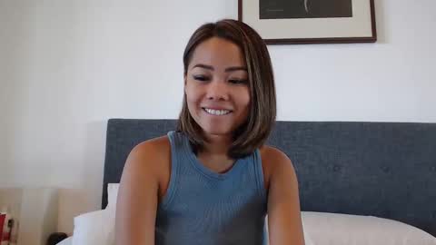 Snapshot of sun_lover_95 chatting on January 4, 3:18 am Vy online show from January 4, 3:18 am