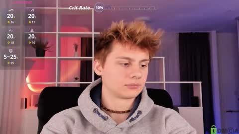 Snapshot of sunburn_boy chatting on November 12, 8:08 pm Emilio online show from November 12, 8:08 pm