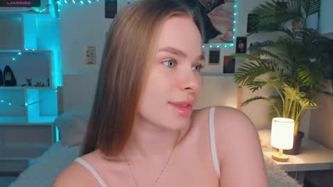 Snapshot of sunday_morn1ng chatting on May 3, 7:03 am Jenny online show from May 3, 7:03 am