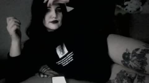 Snapshot of sundaygoth chatting on July 6, 8:22 pm sundaygoth online show from July 6, 8:22 pm