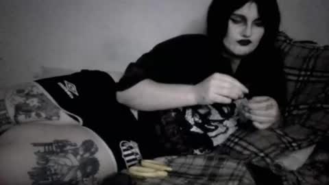 Snapshot of sundaygoth chatting on July 27, 9:11 pm sundaygoth online show from July 27, 9:11 pm