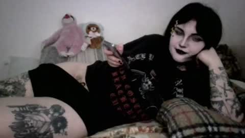 Snapshot of sundaygoth chatting on July 28, 6:07 pm sundaygoth online show from July 28, 6:07 pm