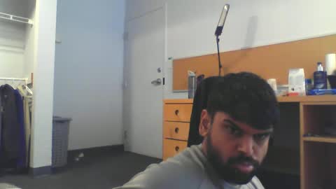 Snapshot of sundoog chatting on March 4, 2:32 pm Sundoog online show from March 4, 2:32 pm