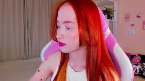 Snapshot of sunflare_ chatting on December 18, 5:19 pm sunflare_ online show from December 18, 5:19 pm