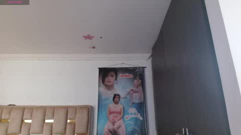 Snapshot of sunflower_dance chatting on April 1, 8:17 pm Jeraldine online show from April 1, 8:17 pm