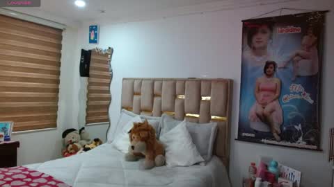 Snapshot of sunflower_dance chatting on April 15, 9:04 pm Jeraldine online show from April 15, 9:04 pm