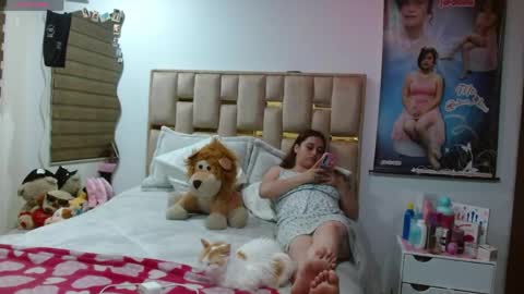 Snapshot of sunflower_dance chatting on April 17, 12:24 am Jeraldine online show from April 17, 12:24 am