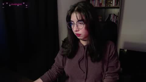 Snapshot of sunflower_uwu chatting on April 7, 9:26 pm violetta online show from April 7, 9:26 pm