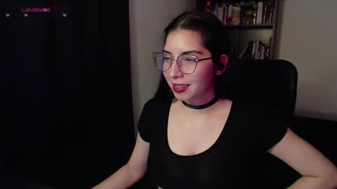 Snapshot of sunflower_uwu chatting on April 17, 11:52 pm violetta online show from April 17, 11:52 pm