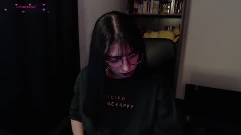 Snapshot of sunflower_uwu chatting on April 28, 12:09 am violetta online show from April 28, 12:09 am