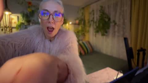 Hi Im Sunnie - Next show Friday August 1 online show from November 21, 1:32 pm