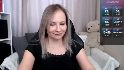 Snapshot of sunny_bunny6 chatting on February 20, 4:09 am Naomi online show from February 20, 4:09 am