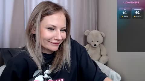 Snapshot of sunny_bunny6 chatting on March 2, 5:08 am Naomi online show from March 2, 5:08 am