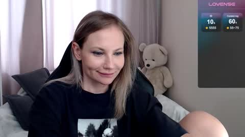 Snapshot of sunny_bunny6 chatting on March 2, 7:59 am Naomi online show from March 2, 7:59 am