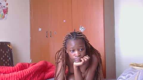 Snapshot of sunny_kitty25 chatting on June 26, 9:35 am Sunny kitty25 online show from June 26, 9:35 am