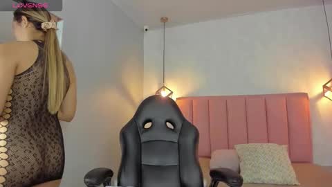  S U N N Y online show from March 4, 12:33 pm