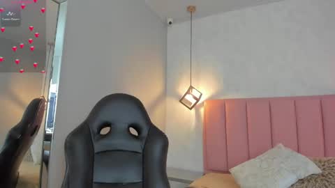  S U N N Y online show from April 12, 12:43 pm