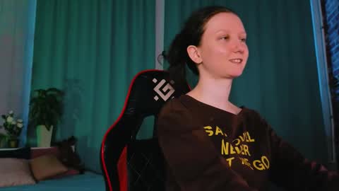 Snapshot of sunshine_blaze chatting on February 22, 5:51 am Alice online show from February 22, 5:51 am