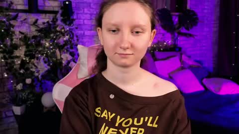 Alice online show from March 24, 1:27 pm