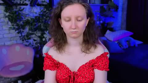 Snapshot of sunshine_blaze chatting on May 25, 1:28 pm Alice online show from May 25, 1:28 pm