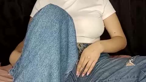 Annie online show from January 9, 8:44 pm