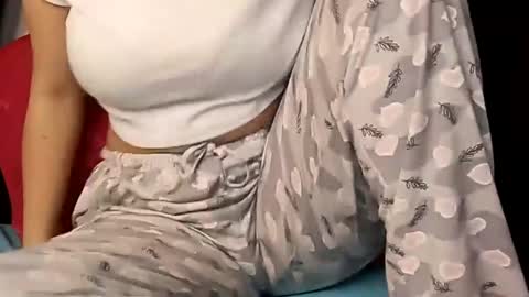 Annie online show from February 10, 1:35 am