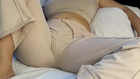 Annie online show from March 10, 8:12 pm