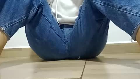 Annie online show from November 15, 11:18 am