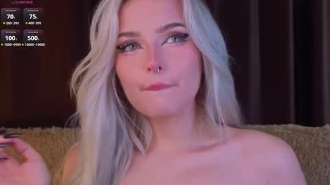 Snapshot of sunshinegirlx chatting on November 15, 4:21 am Alice online show from November 15, 4:21 am