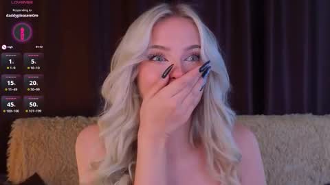 Snapshot of sunshinegirlx chatting on November 16, 4:18 am Alice online show from November 16, 4:18 am