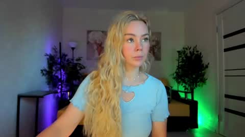 Jenn online show from July 5, 4:07 am