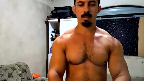 Snapshot of superbigmr chatting on March 17, 5:55 am james online show from March 17, 5:55 am