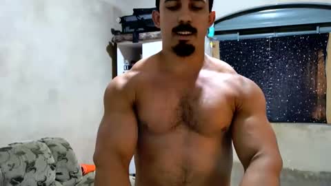 Snapshot of superbigmr chatting on March 22, 6:50 am james online show from March 22, 6:50 am