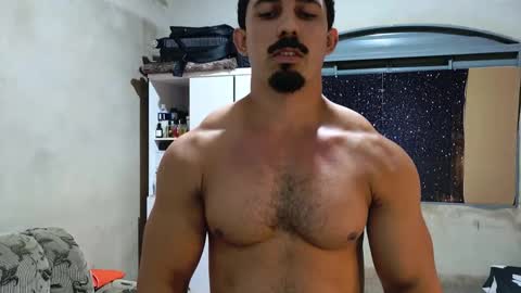 Snapshot of superbigmr chatting on April 4, 4:33 am james online show from April 4, 4:33 am
