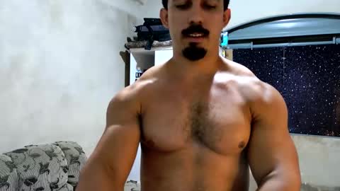 Snapshot of superbigmr chatting on April 6, 4:46 am james online show from April 6, 4:46 am